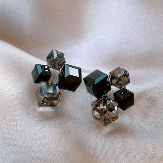 Aretes Black Cubes